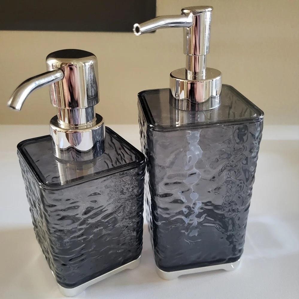 Black and Silver Bath Accessories Set